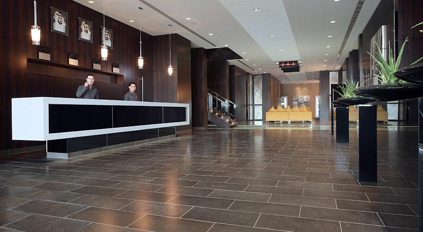 Рецепция в холле