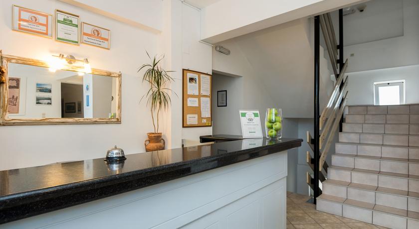 Рецепция в холле