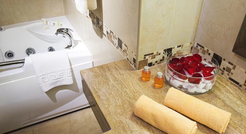 Номера в отеле Ajax Hotel, Лимассол, Кипр