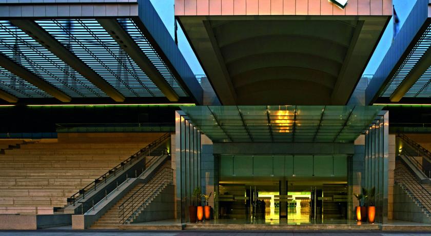 Торгово-выставочный центр Абу-Даби в 4 минах ходьбы от отеля