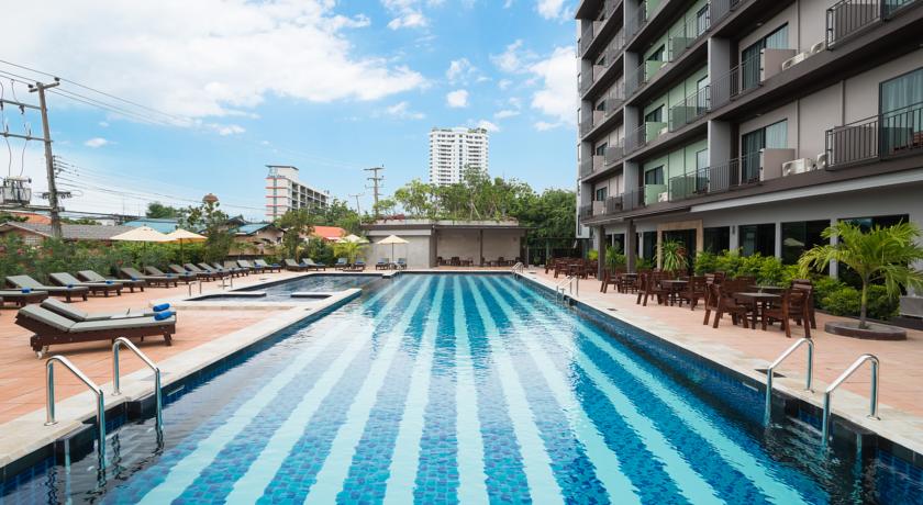 Открытый открытый бассейн