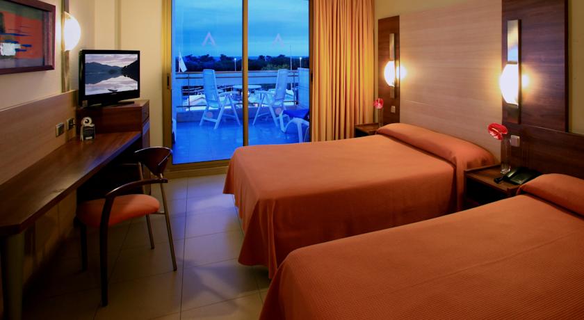 Номера в отеле Aqua Hotel Aquamarina & Spa, Коста дель Маресме, Испания