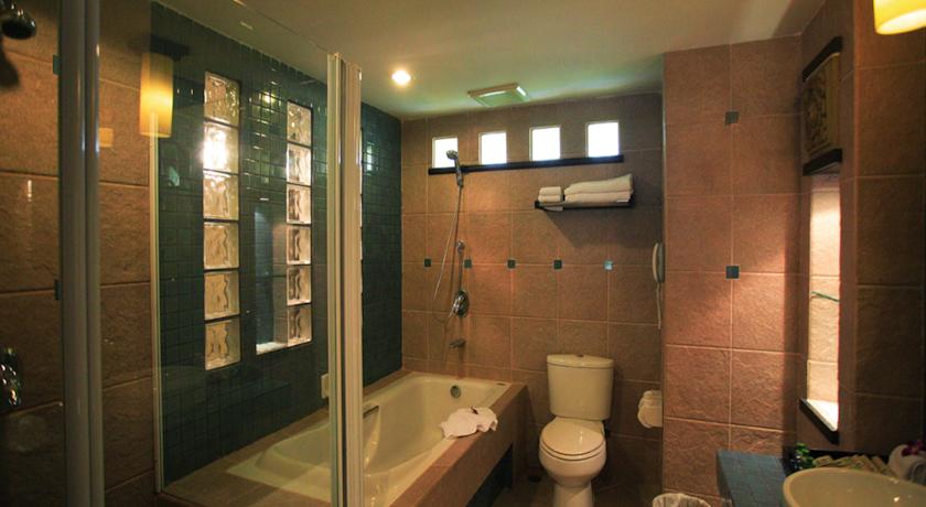 Номера в отеле Woraburi Phuket Resort & Spa, Пхукет, Таиланд