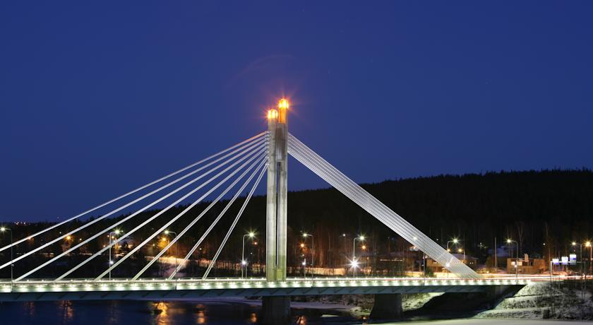 Мост недалеко от отеля