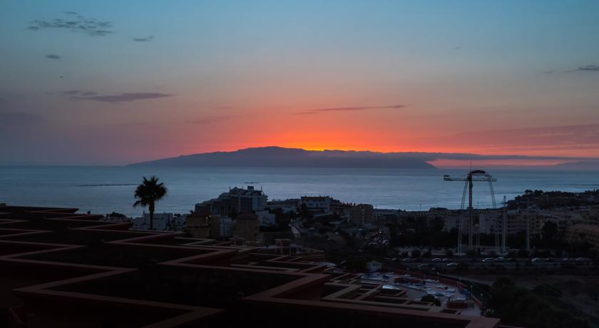 Закат над адехе