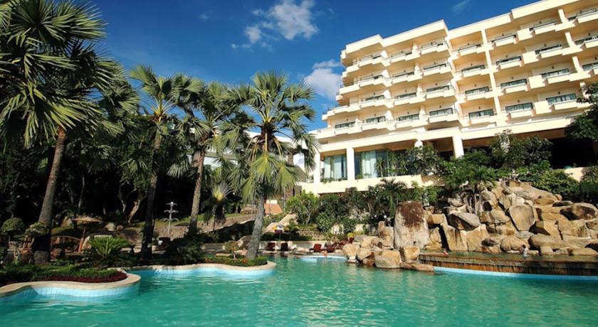 Территория отеля