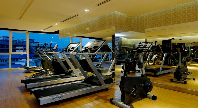 Тренажерный зал в отеле Centara Nova, Паттайя, Таиланд