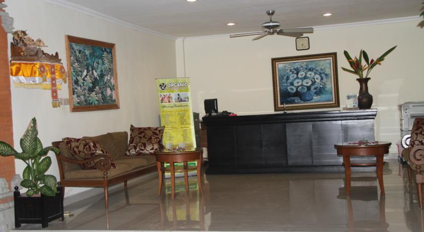 Рецепция в главном холле