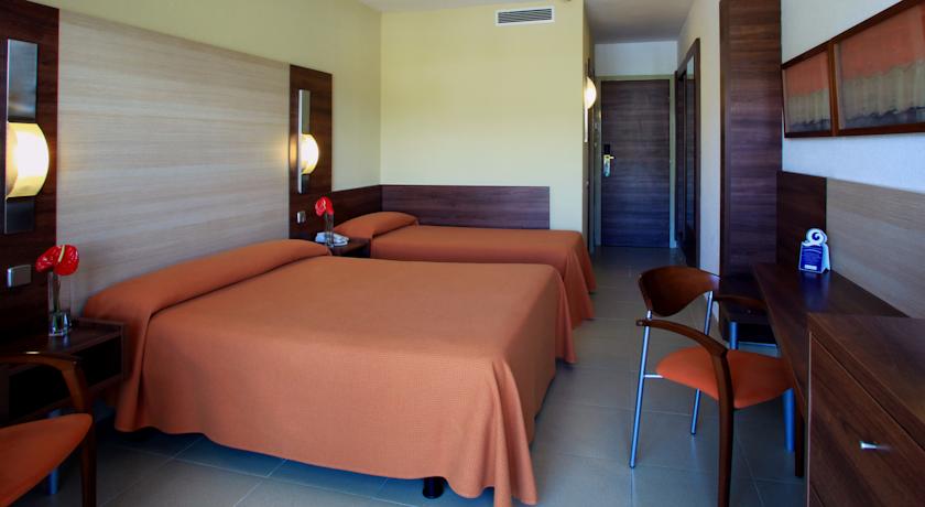 Номера в отеле Aqua Hotel Aquamarina & Spa, Коста дель Маресме, Испания