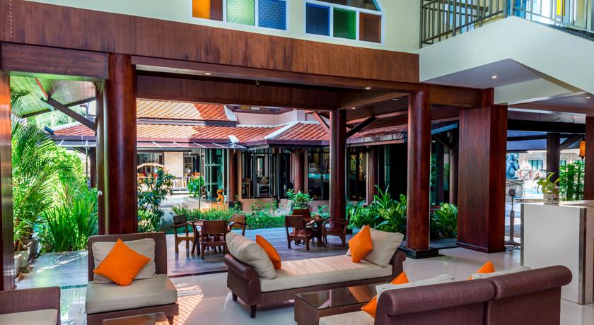 Холл с выходом на террасу