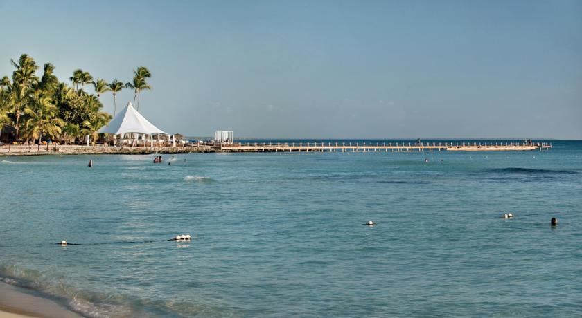 Побережье возле отеля