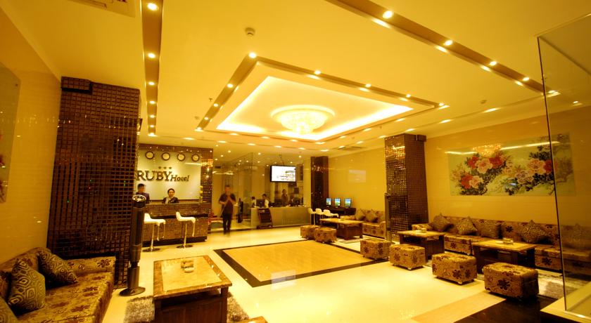 Рецепция в холле