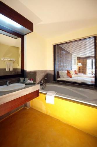 Номера в отеле Takolaburi Cultural Resort, Пханг Нга, Таиланд