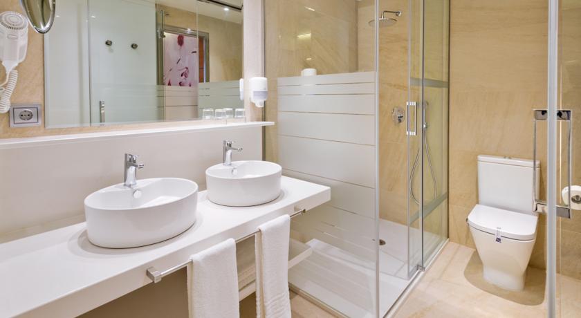 Номера в отеле Sumus Hotel Monteplaya, Коста дель Мересме, Испания