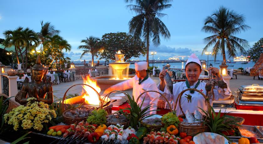 Шведский стол на террасе