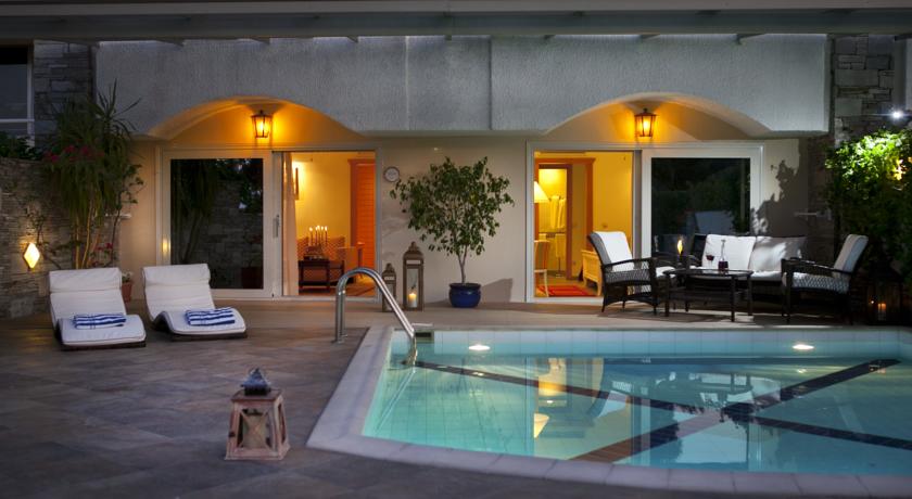 Индивидуальный бассейн у бунгало