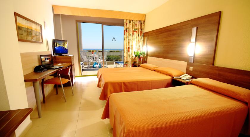 Номера в отеле Aqua Hotel Aquamarina & Spa, Коста дель Маресме, Испания