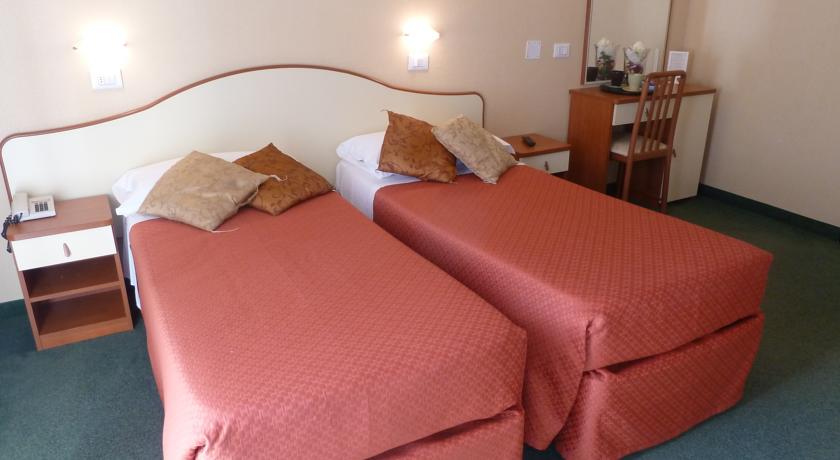 Номера в отеле Crosal, Римини, Италия