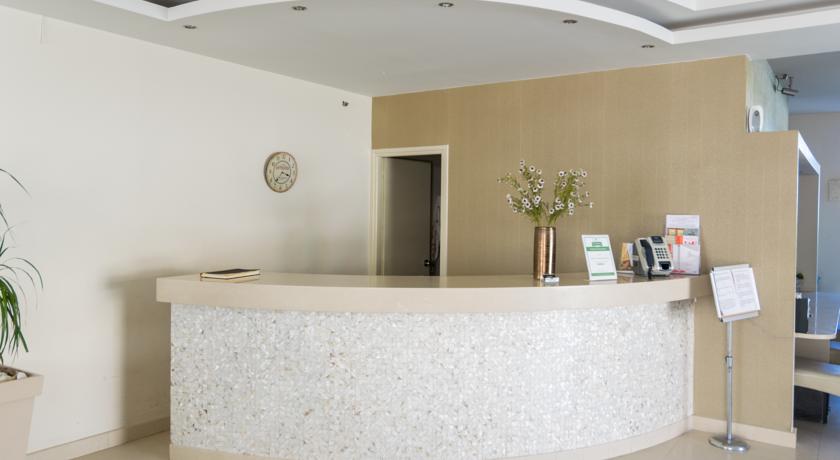 Рецепция в холле
