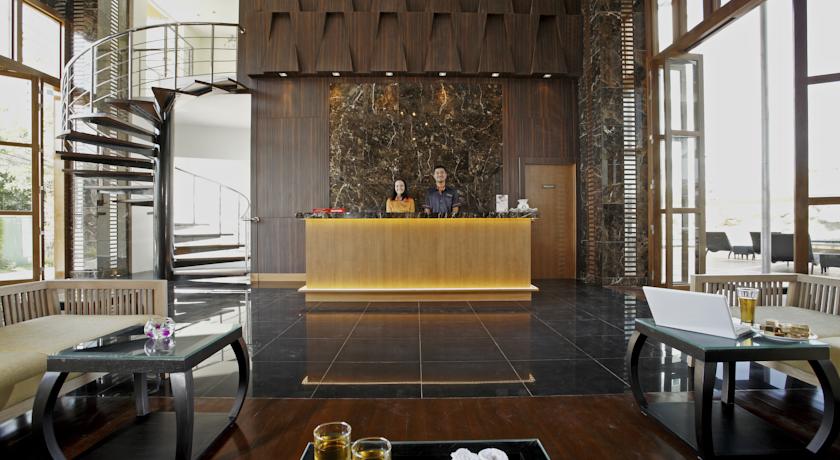 Рецепшн в отеле Centara Nova, Паттайя, Таиланд