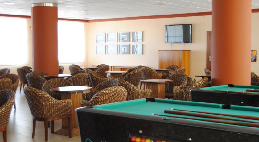 Бильярд в баре