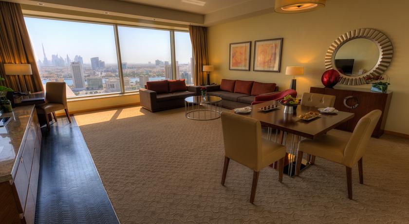 Номера в отеле Al Ghurair Rayhaan by Rotana, Дубай, ОАЭ