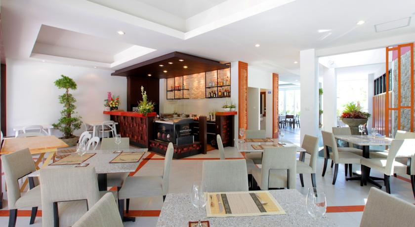 В ресторане