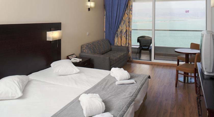 Номера в отеле Crowne Plaza Dead Sea Hotel, Эйн-Бокек, Израиль