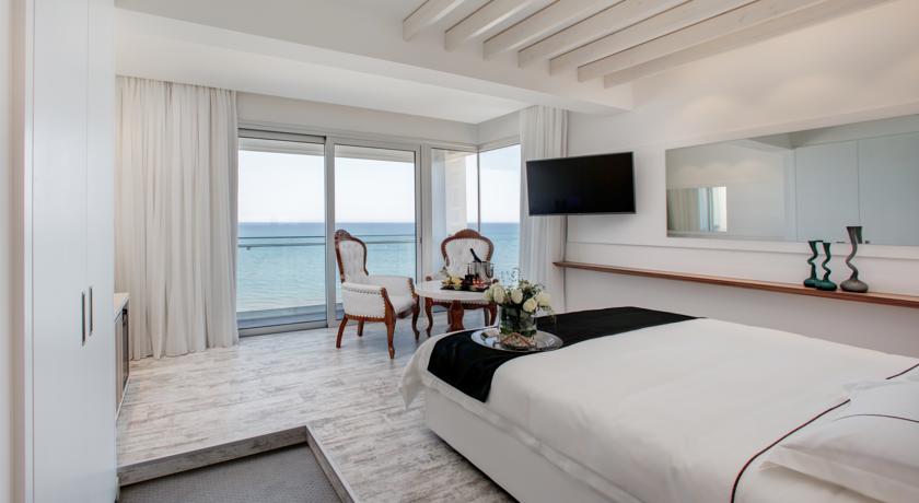 THE CIAO STELIO DELUXE HOTEL 