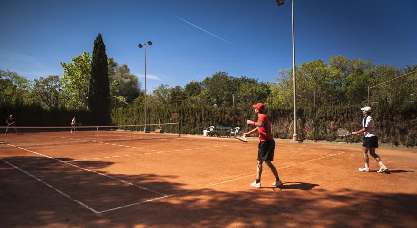 Теннисный корт