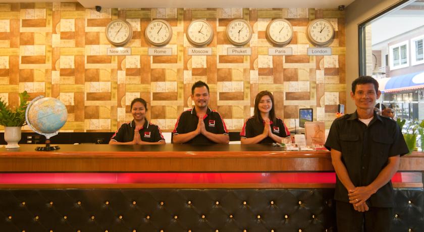 Рецепция в холле