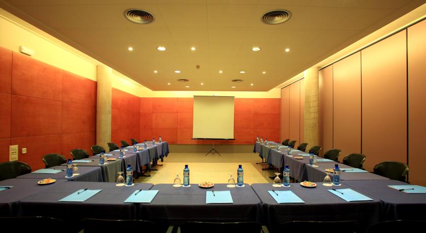 Конференц-зал