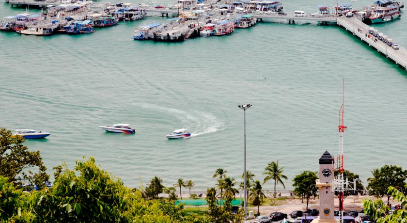 Пирс находится в 3 минутах от отеля