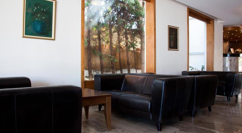 Лаунж в холле