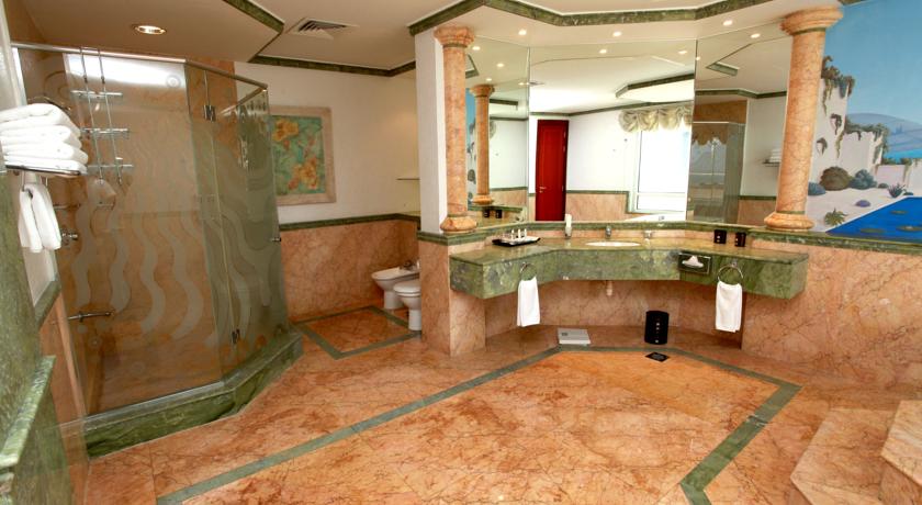 Номера в отеле Ramada Beach Hotel Ajman, Аджман, ОАЭ