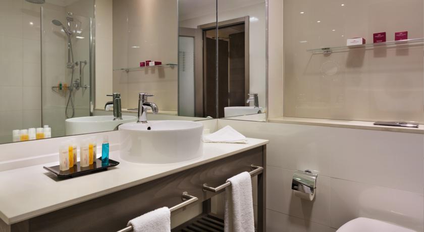 Номера в отеле Crowne Plaza Dead Sea Hotel, Эйн-Бокек, Израиль