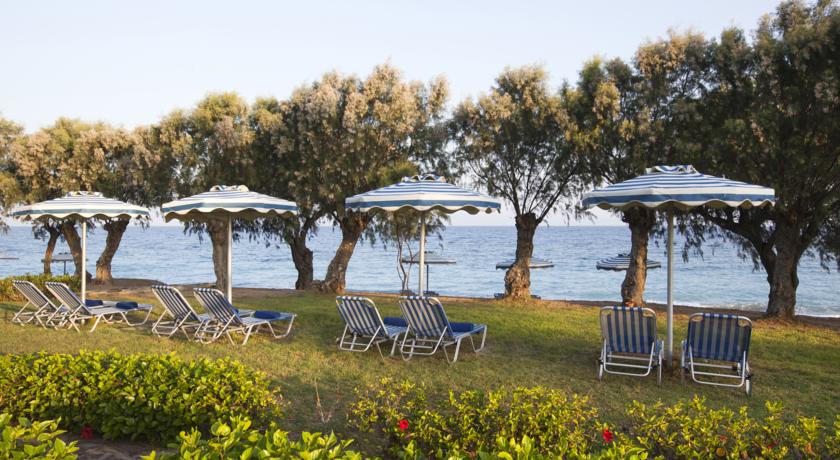 Терраса для загара и выход к пляжу