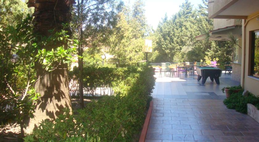 Сад у корпуса