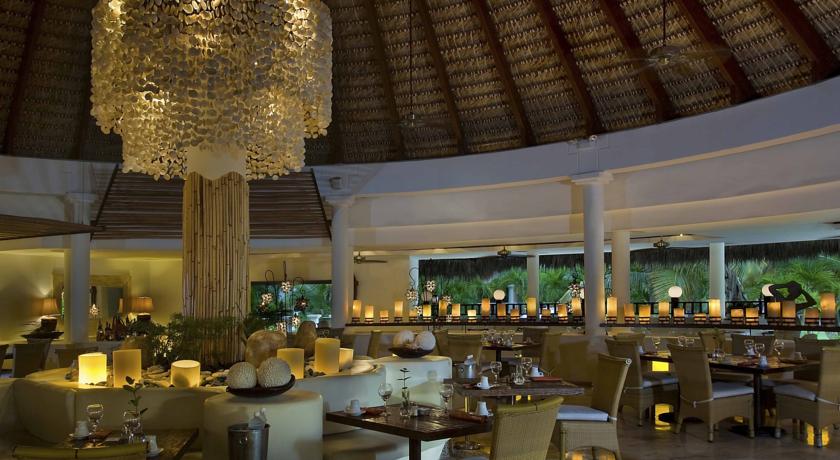 В ресторане