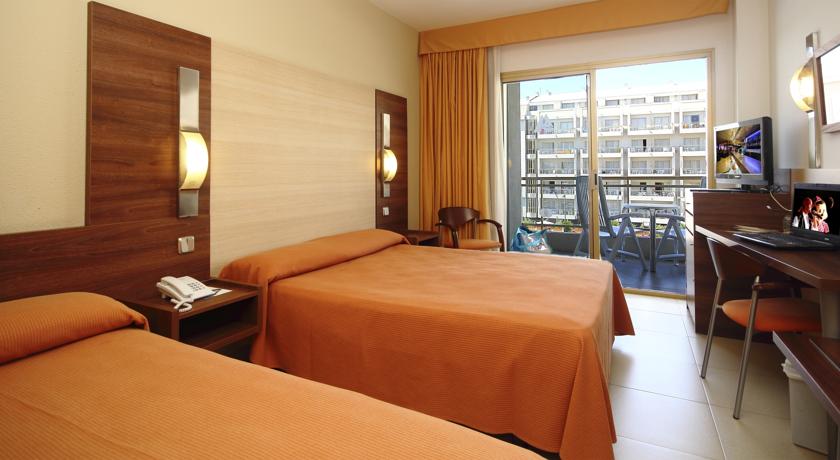 Номера в отеле Aqua Hotel Aquamarina & Spa, Коста дель Маресме, Испания