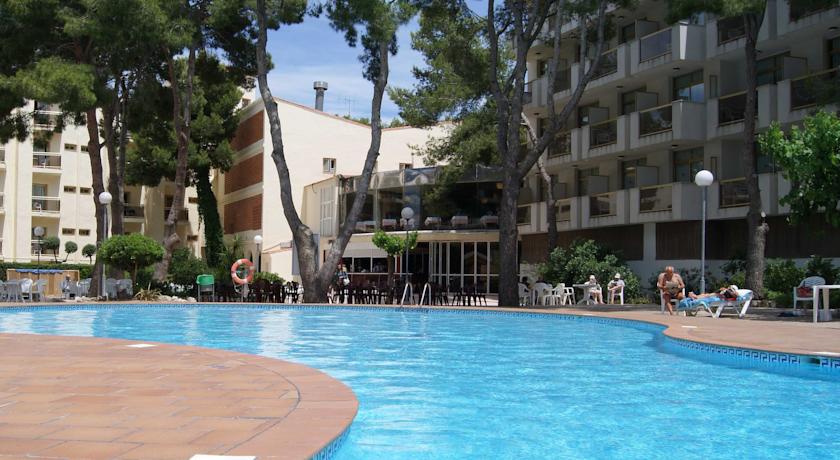 Терраса у бассейна