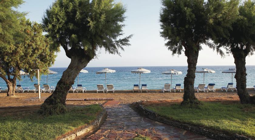 Сад и выход к морю