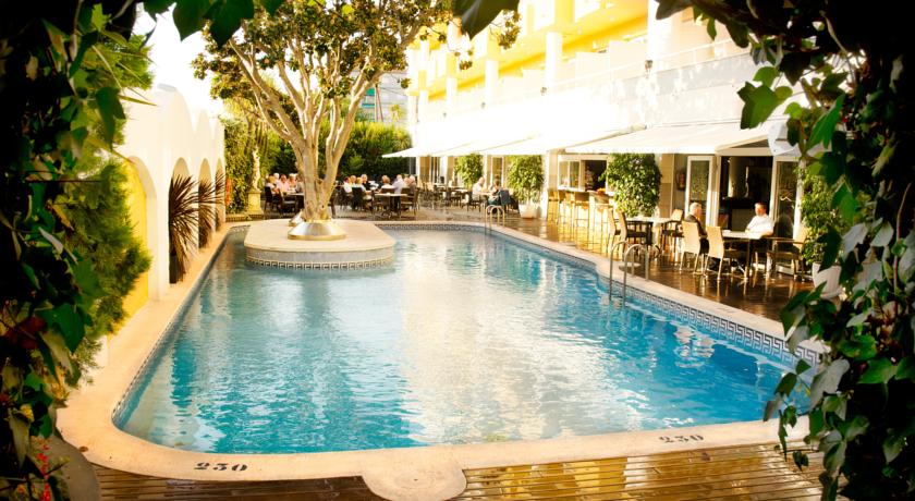 Открытый бассейн