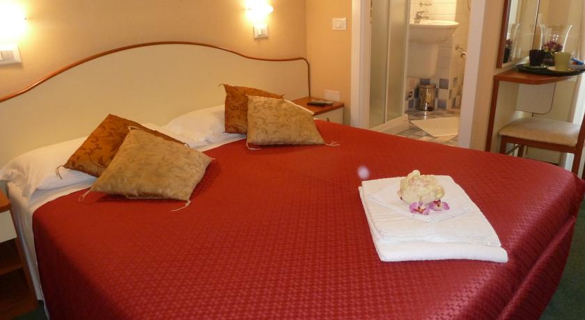 Номера в отеле Crosal, Римини, Италия