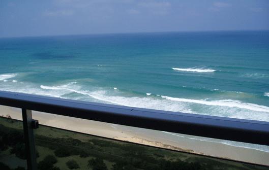 Вид на море с балкона номера