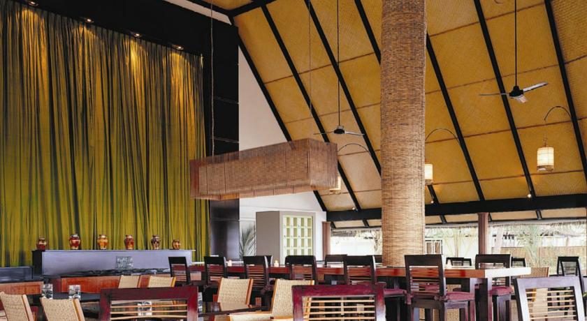 В ресторане