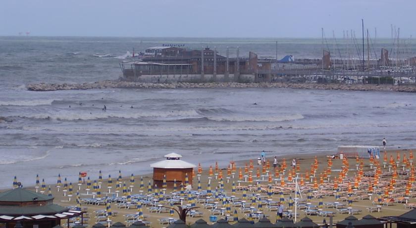 Общественный пляж