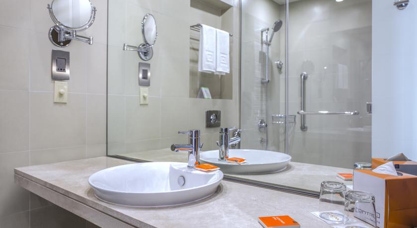 Номера в отеле Centro Sharjah by Rotana, Шарджа, ОАЭ