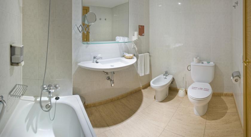 Номера в отеле Sumus Hotel Stella & Spa, Коста дель Маресме, Испания