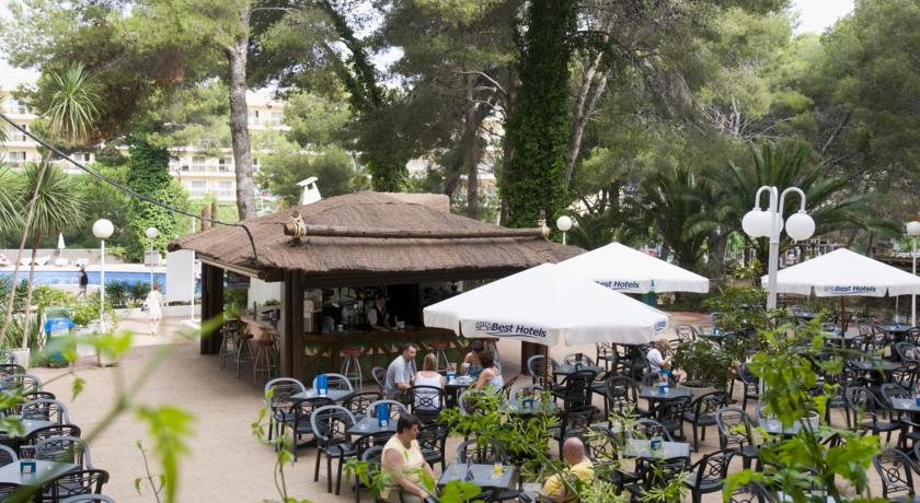 Терраса в саду